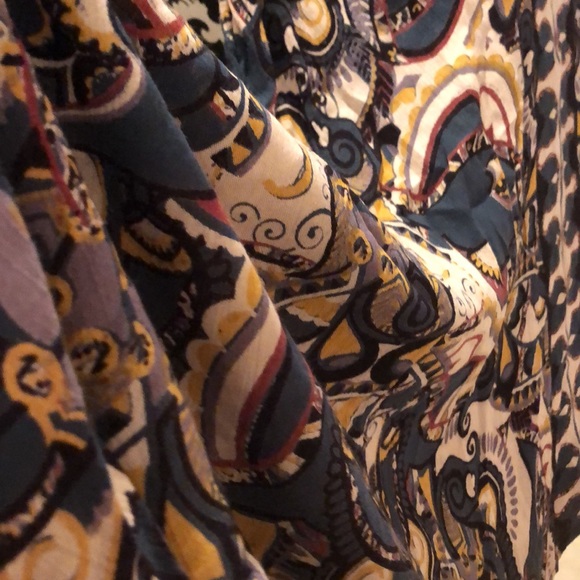 💖Angie Boho asymmetrical sleeveless racer back lace trimmed V-neck top - Picture 5 of 10